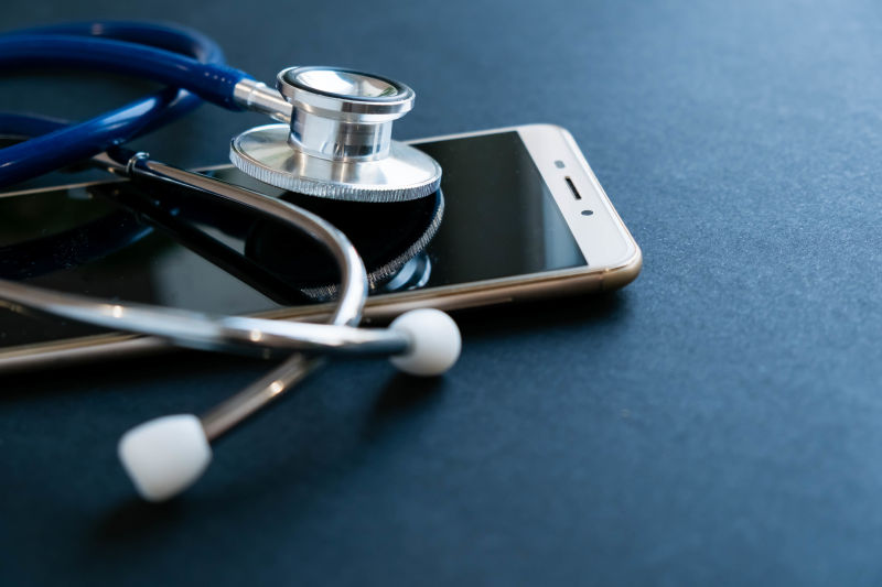 听诊器与智能手机