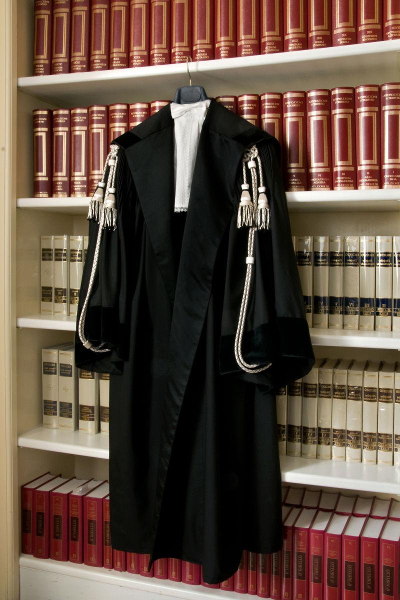外国律师袍图片