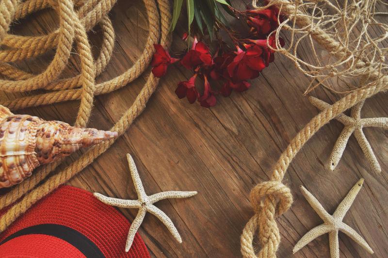 渔船滨海乡村风光