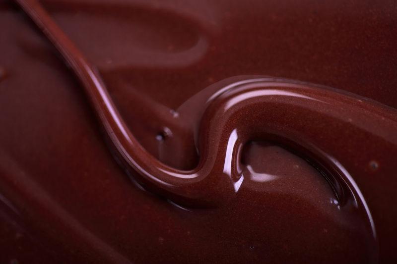 融化的浓浓巧克力