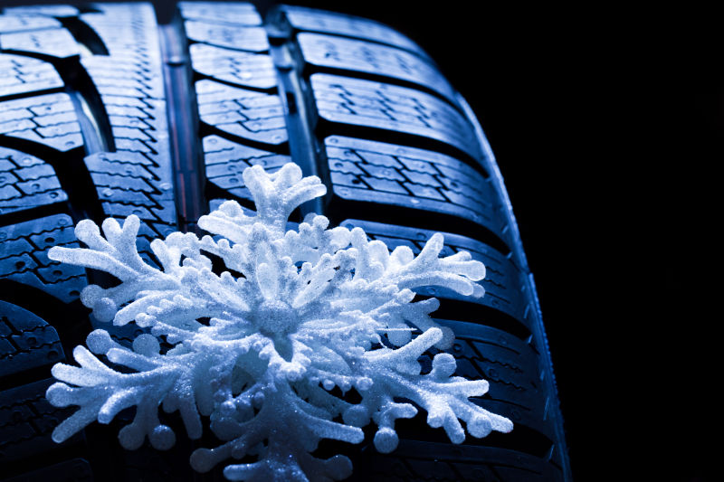 雪花与轮胎