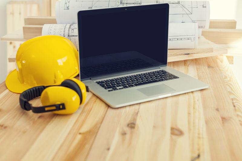 当代笔记本电脑对建筑工人的定位