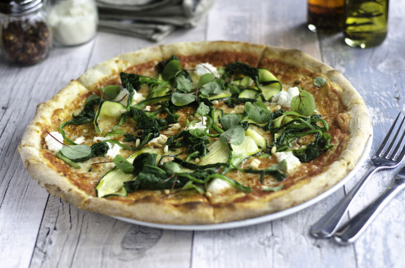 素食披萨和山羊奶酪