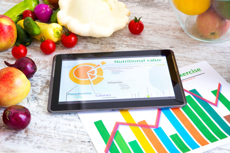 大量的蔬菜水果与平板电脑