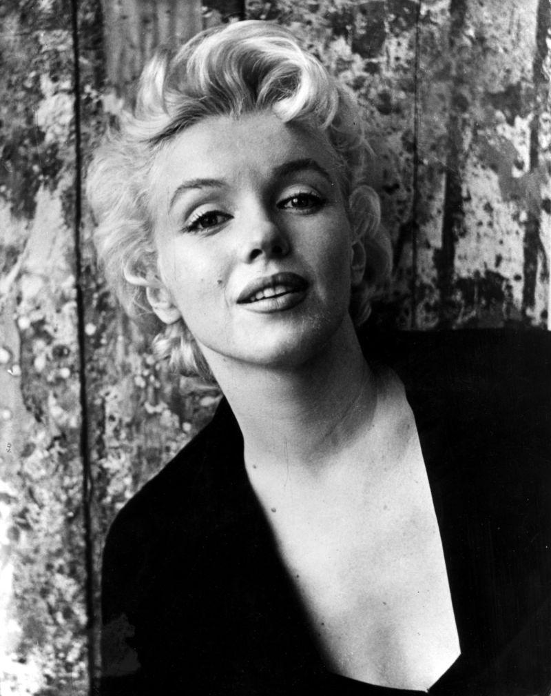 优雅的金发女人