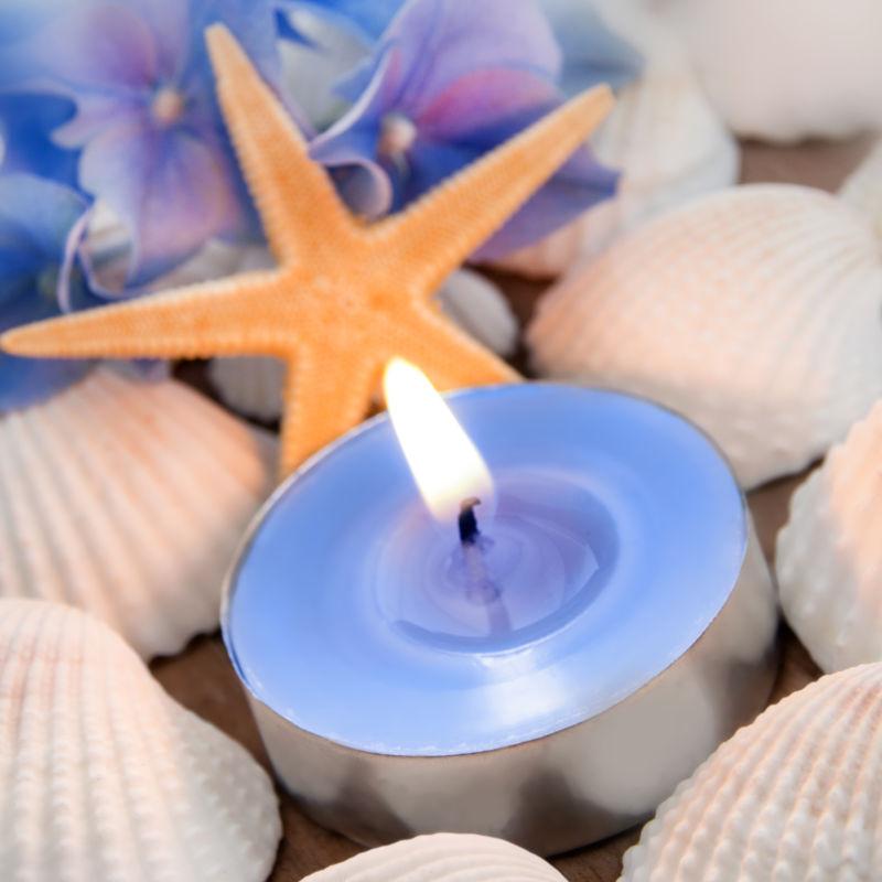 蜡烛和海星贝壳