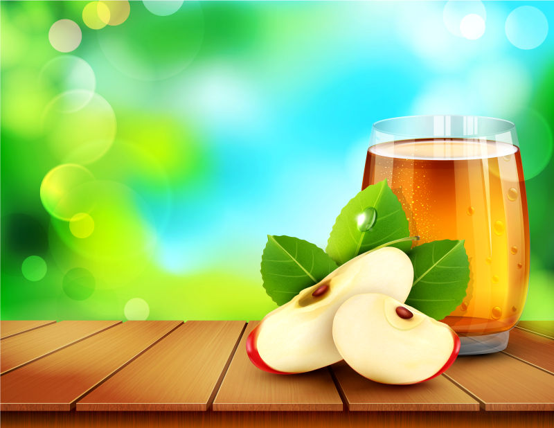 矢量杯装苹果汁-苹果片-红苹果-放在木桌上-背景是天空和绿叶