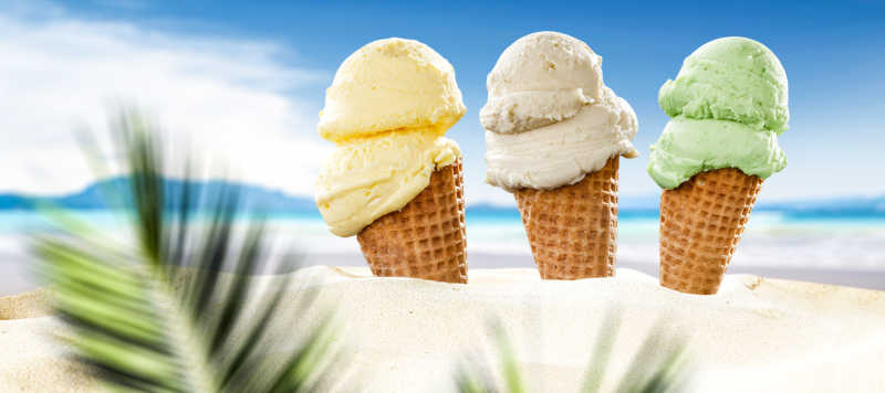 沙滩冰淇淋与天空