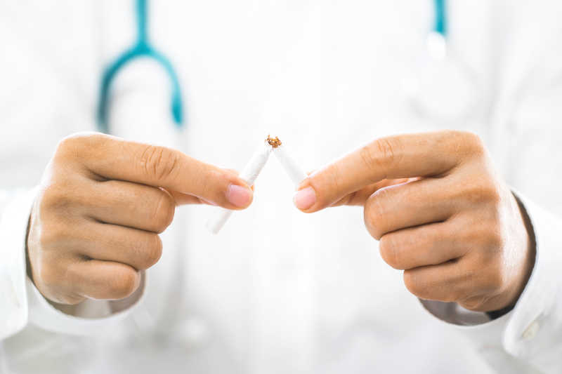 停止吸烟戒烟可预防心脏病