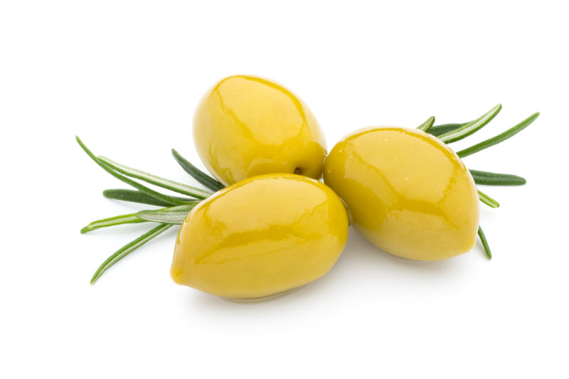 叶子上的橄榄白色孤立