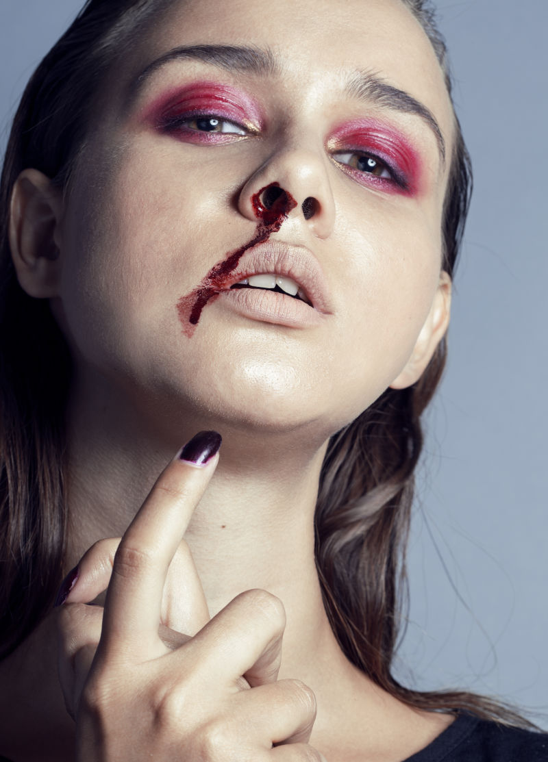 问题抑郁青少年流鼻血真正的垃圾特写主流