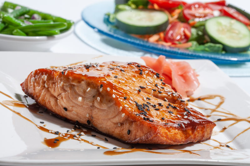 三文鱼晚餐配配菜