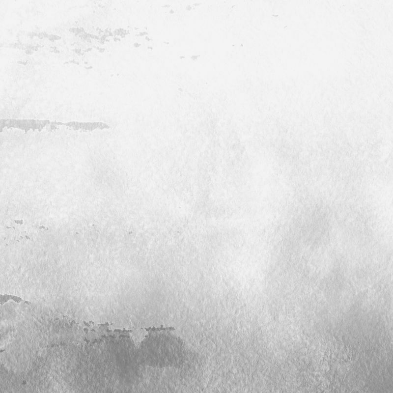 白纸背景上的银色墨水和水彩纹理-油漆泄漏和ombre效应-手绘抽象形象