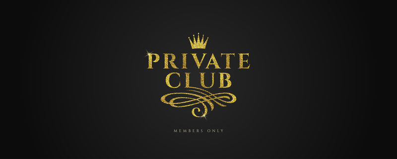 私人俱乐部-闪亮的金色标志带皇冠和黑色背景上的华丽元素矢量图