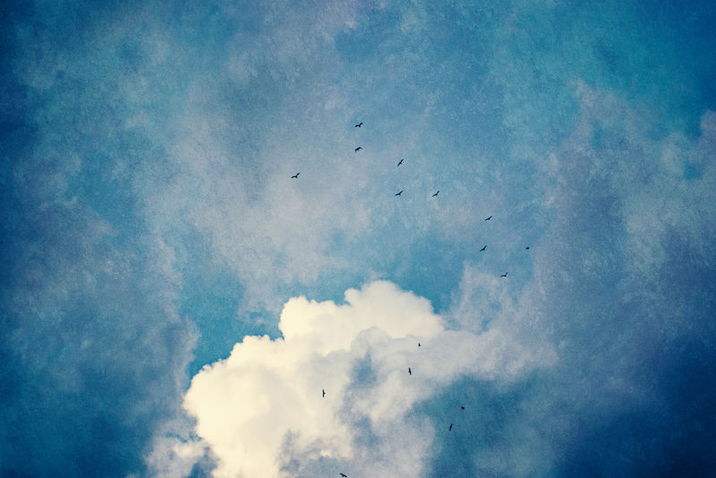 老旧蓝色天空背景