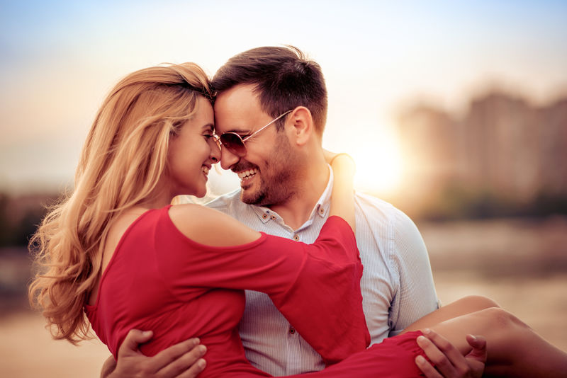 可爱的幸福夫妻