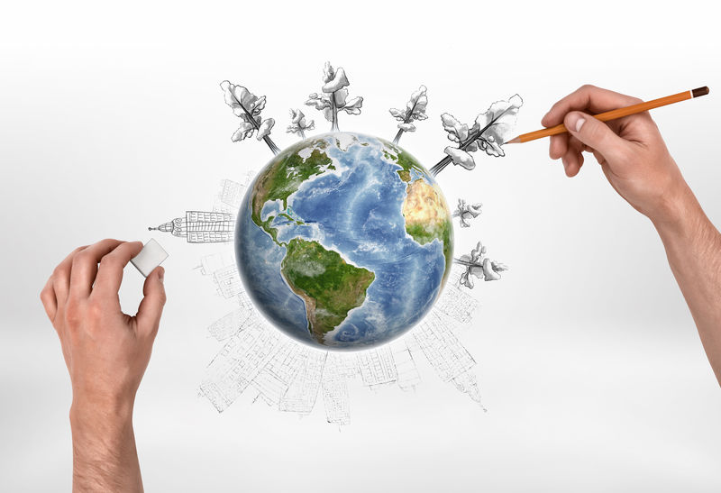 男性用铅笔在全球范围内绘制树木-用橡胶在白色背景上擦除建筑物-生态和城市化-创造力和艺术-环境问题-要素