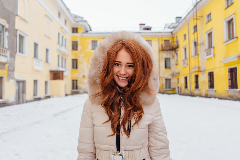 漂亮的红头发女孩