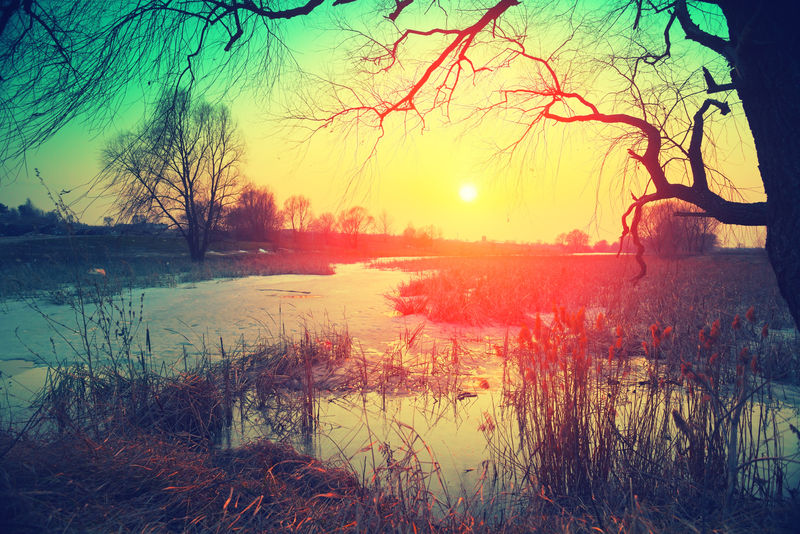 乡村景观湖面日落