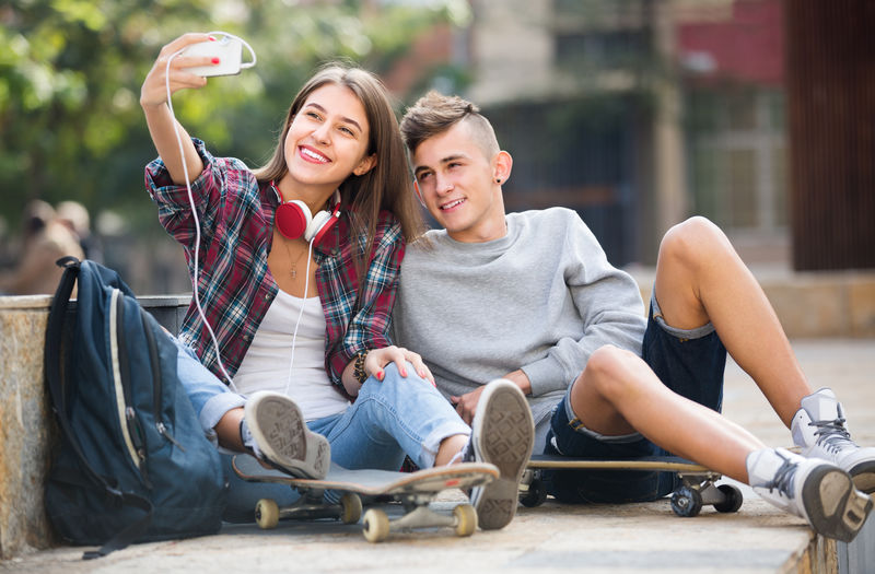 朋友们拍照自拍