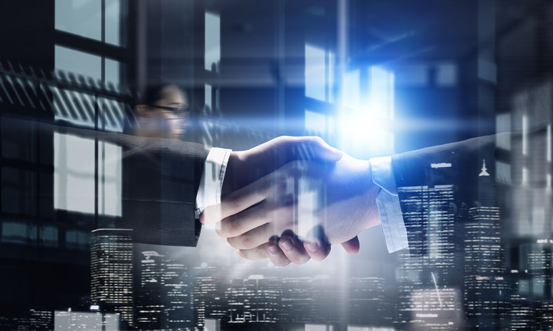 伙伴们握手混合介质