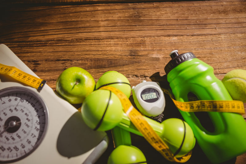 木桌上健康生活方式的指标