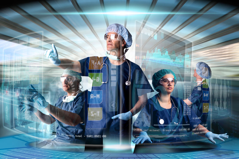 带屏幕的医生团队