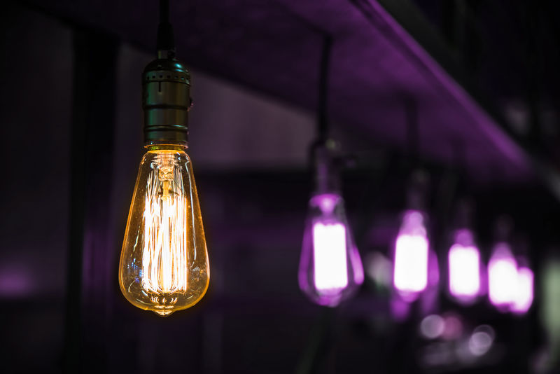 漂亮复古风格的灯泡装饰