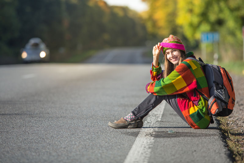 美女旅游照片路上图片