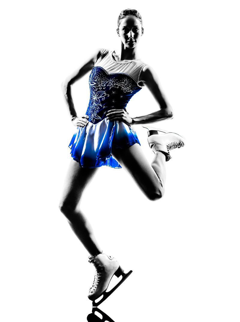 一名女子在白色背景下滑冰