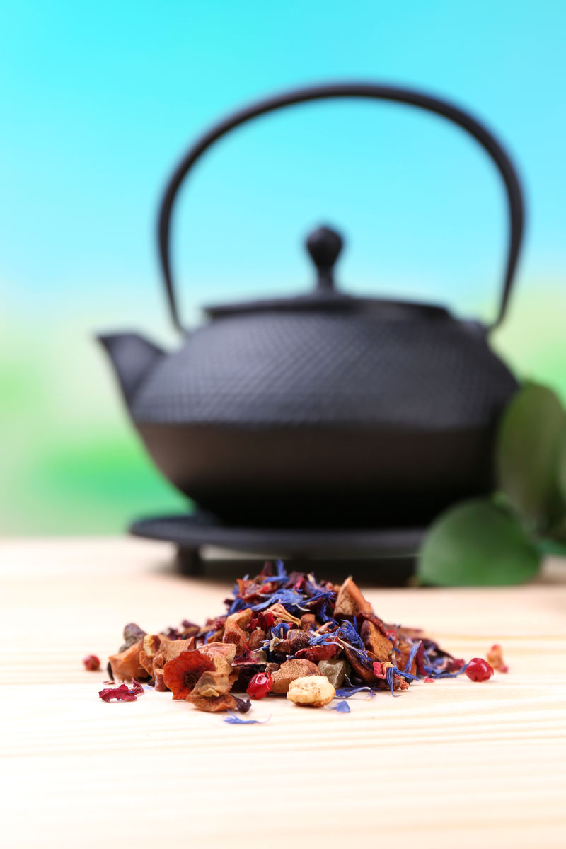 红茶壶碗和茶