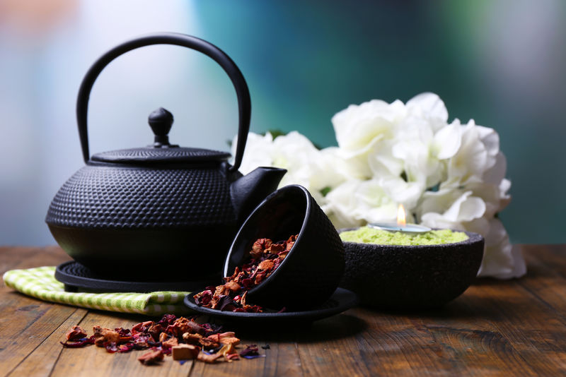 红茶壶碗和芙蓉茶