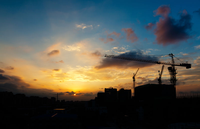 起重机和建筑施工现场