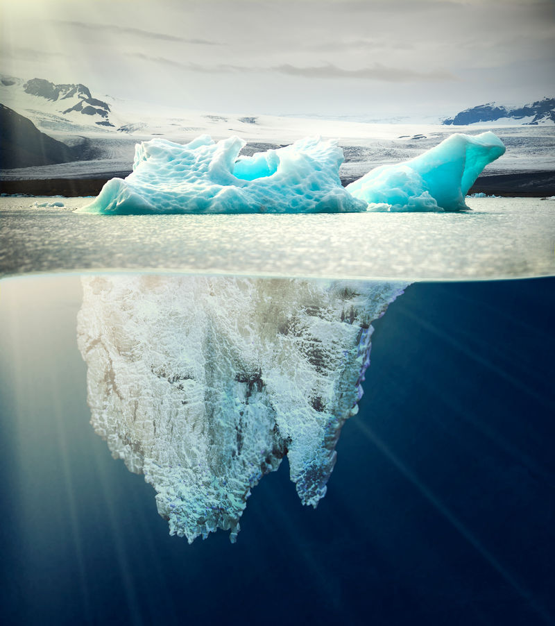 图片 创意图片 散落在海面上的巨大冰块充满了几何风格的冰山图片id