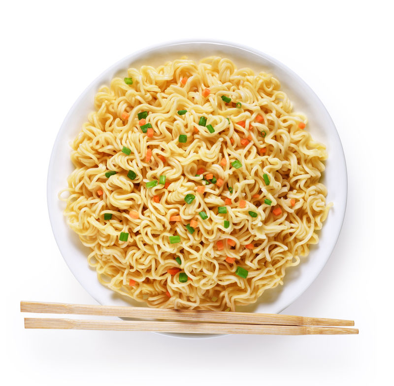 一盘白底方便面