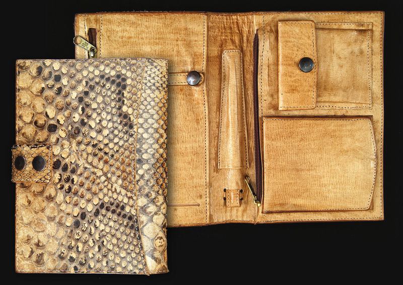 鳄鱼和蛇手工制作的产品