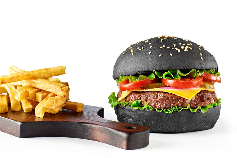 白底黑汉堡包配炸薯条以上观点