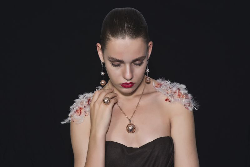 一个漂亮女孩的肖像