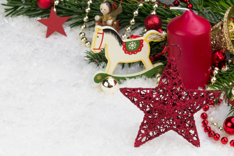 圣诞树上的圣诞装饰品