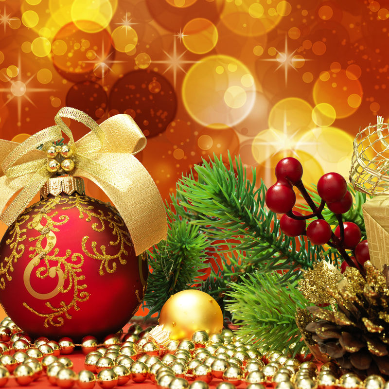 圣诞树和圣诞装饰