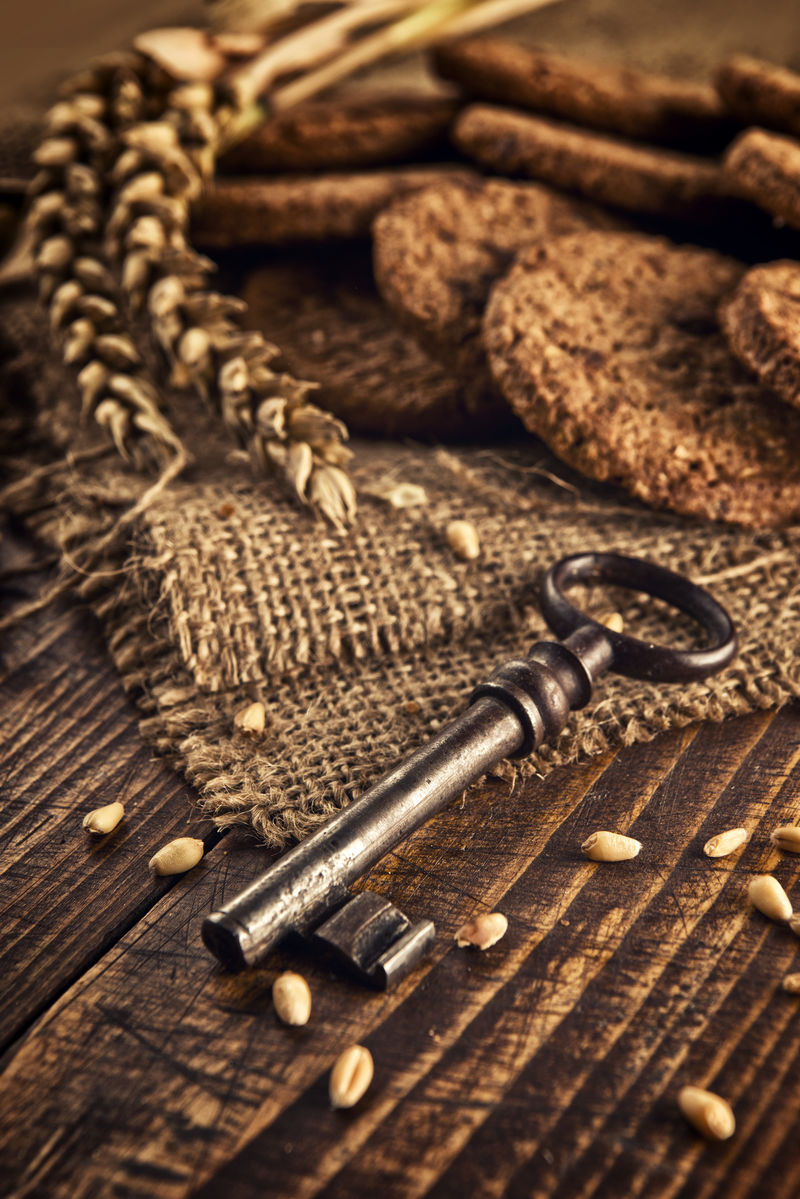 巧克力芯片饼干和钥匙