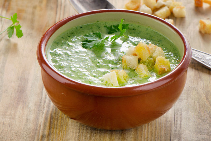 奶油蔬菜面包汤