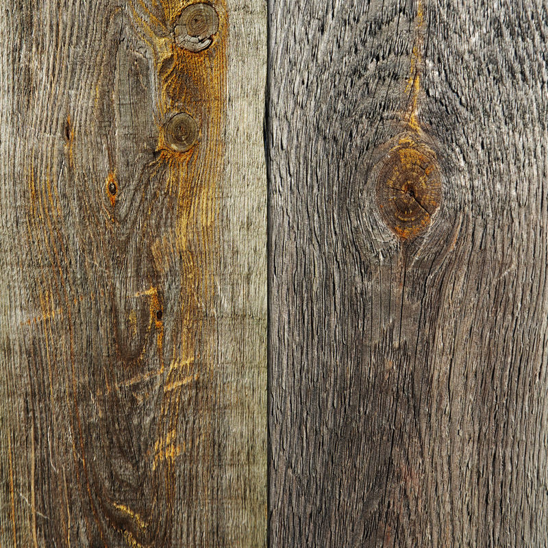 木板上有碎片和裂缝-还有生锈的旧金属锁