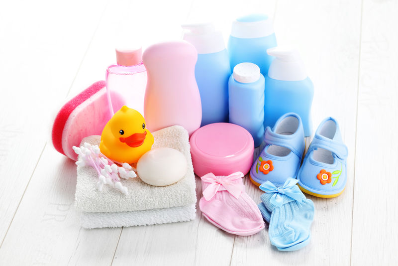 白色木头上的婴儿配件-儿童