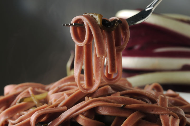 红菊苣面条的意大利厨房