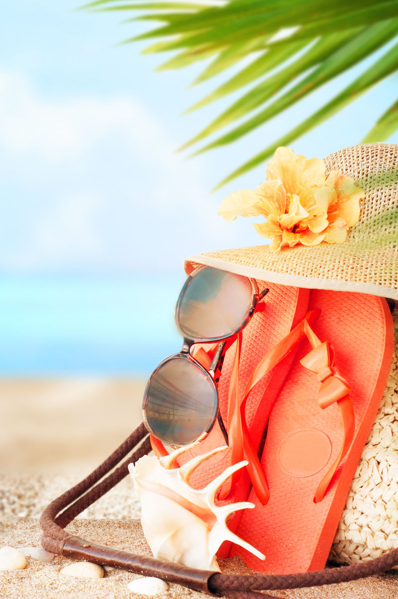 带海滩配件的夏季概念