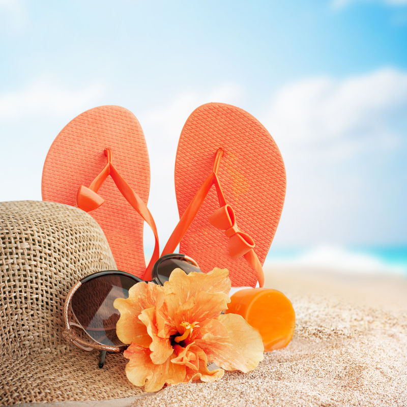 带海滩配件的夏季概念