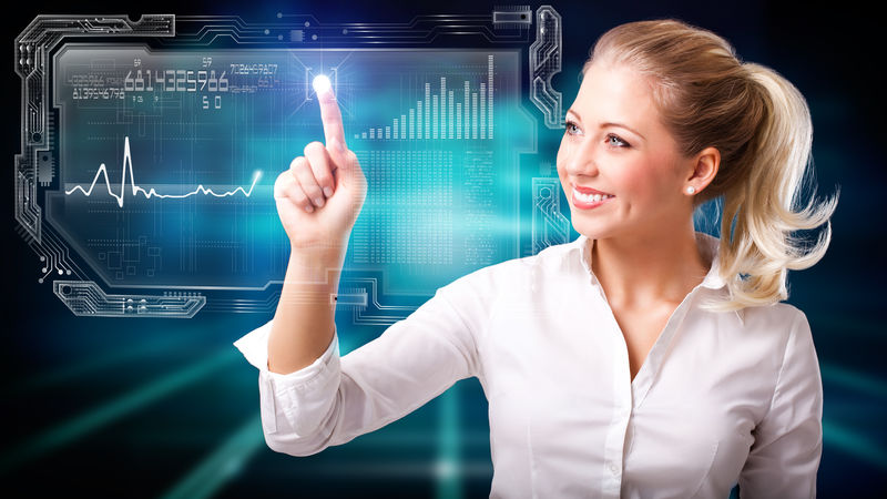 年轻女子使用虚拟接口