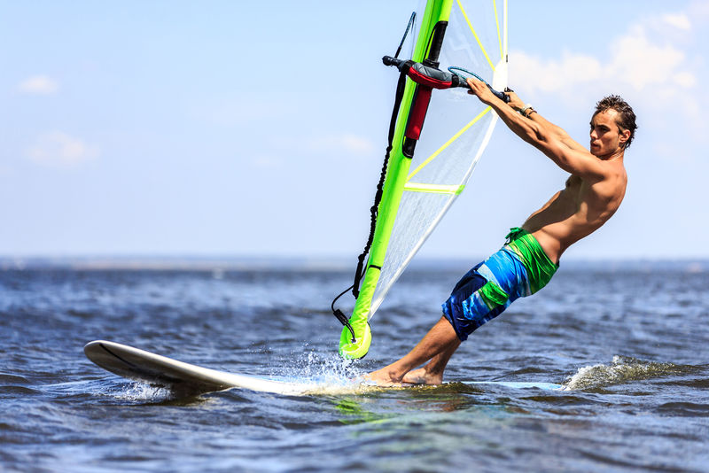 快速接近的风帆