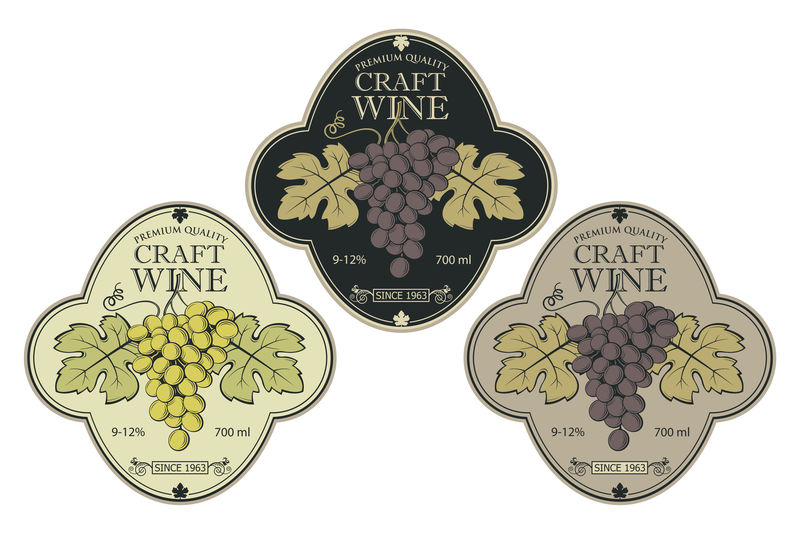 葡萄酒瓶的年份标签集